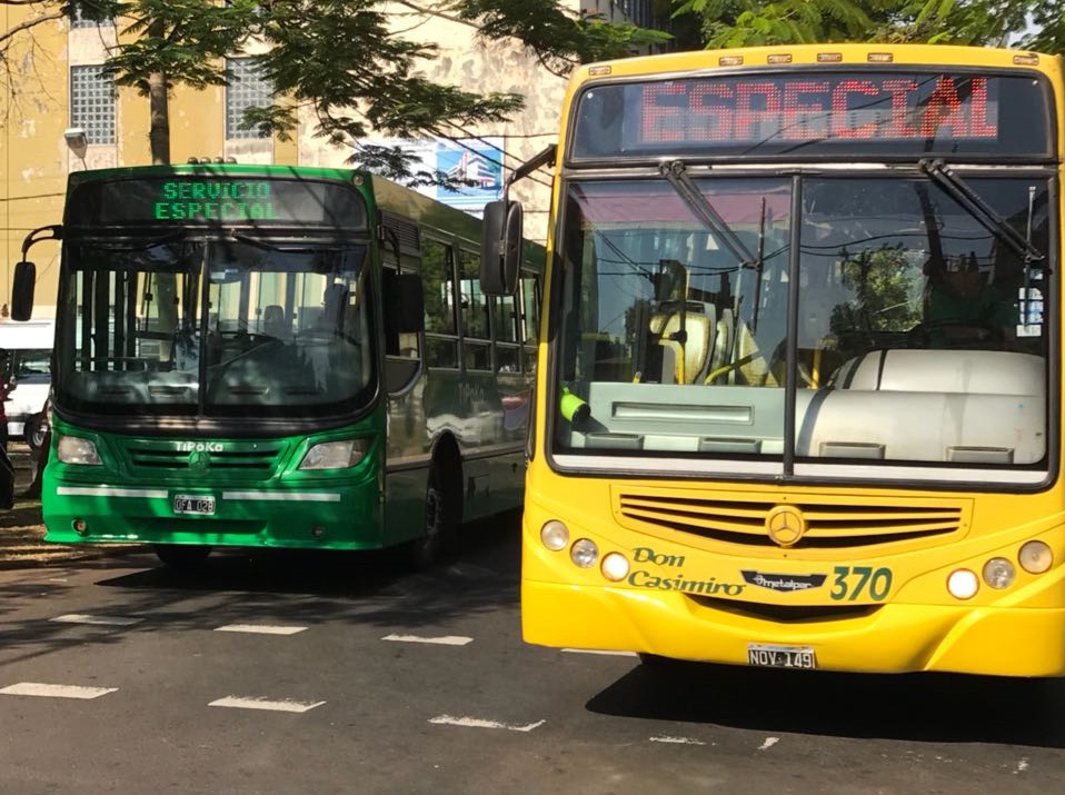 Después de casi 3 días de paro de transporte, el gobierno provincial intervino para evitar un impacto electoral 10 Asi movilizo el Grupo Zbikoski a la militancia renovadora que fue a la Legislatura este 1ro. de Mayo del 2018 - 9