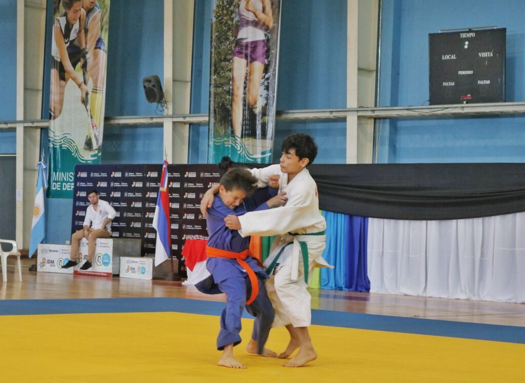 Comenzó la etapa final de los Juegos Deportivos Misioneros sobre el tatami y el colchón 39 JDM 3 - 38