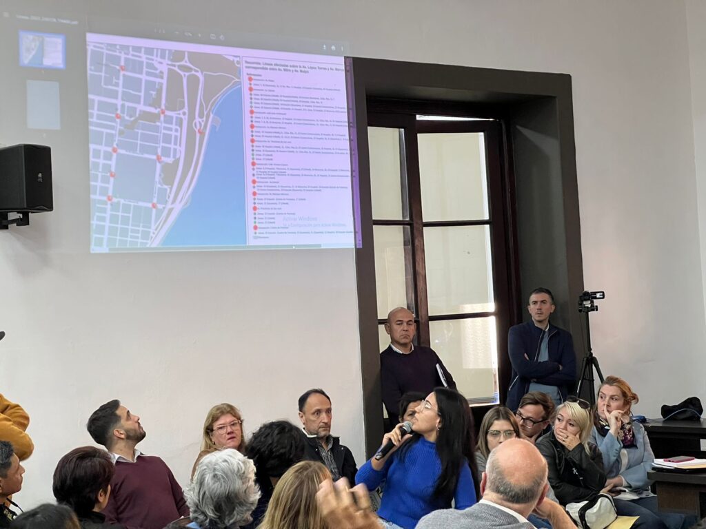 Estudiantina | advierten sobre la necesidad de un debate serio que no se limite únicamente al lugar del evento 5 debate por el cambio del lugar de los desfiles de la Estudiantina en el HCD de Posadas 3 - 4