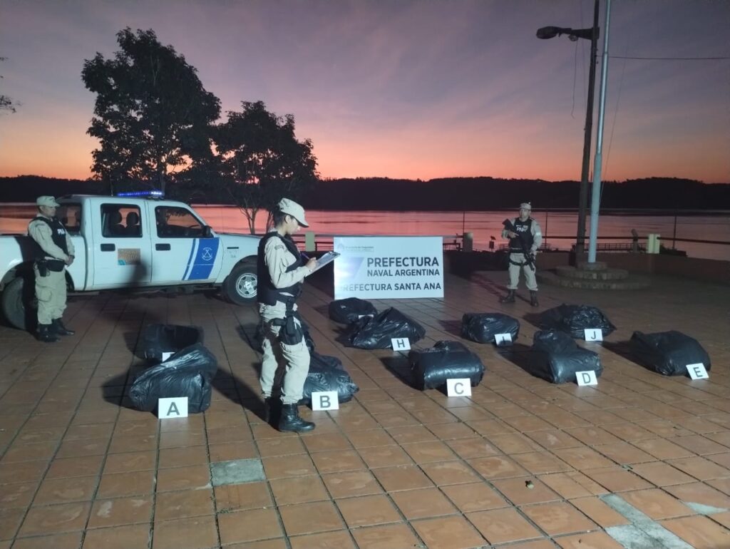 Santa Ana: Prefectura incautó más de 188 kilos de marihuana 6 foto pna 3 boddyyd .3.3 - 5