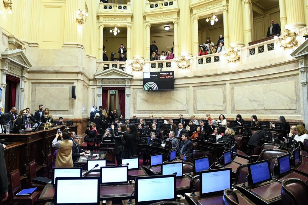 El revés del kirchnerismo en el Senado también aplazó la designación de Marcelo Cardozo como juez federal de Iguazú 5 sesion fallida en el Senado para aprobar los pliegos de postulantes a jueces entre ellos la proroga para la camarista Ana Maria Figueroa 3 - 4