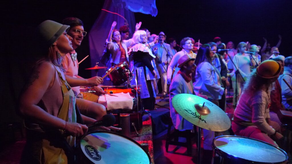 Oberá|La Murga del Monte brilló este fin de semana con dos funciones emocionantes 21 1691441269668 P1110898 min - 20