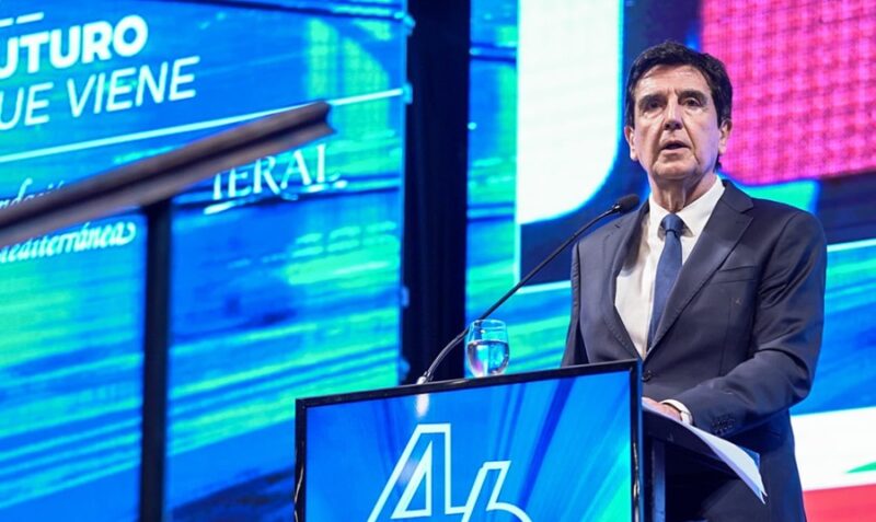 El 44% del préstamo del FMI, afuera en apenas mes y medio 3 Melconian sobre fuga de dólares