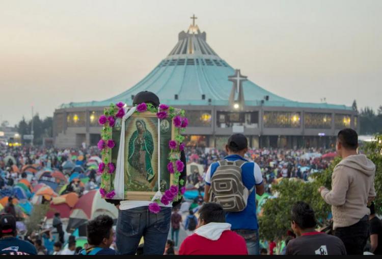 Millones de fieles rezan a la Virgen de Guadalupe