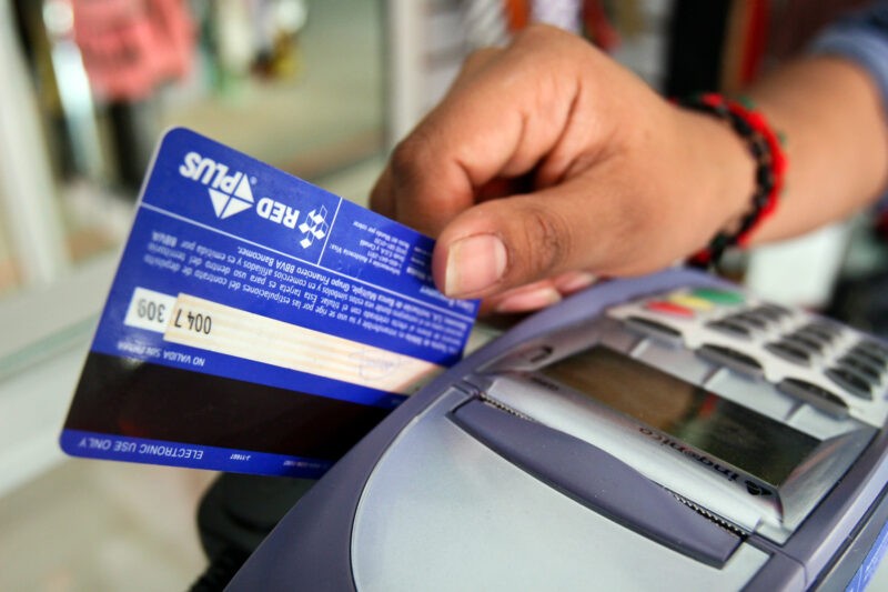 Cada vez más familias enfrentan dificultades para cumplir con sus compromisos financieros.