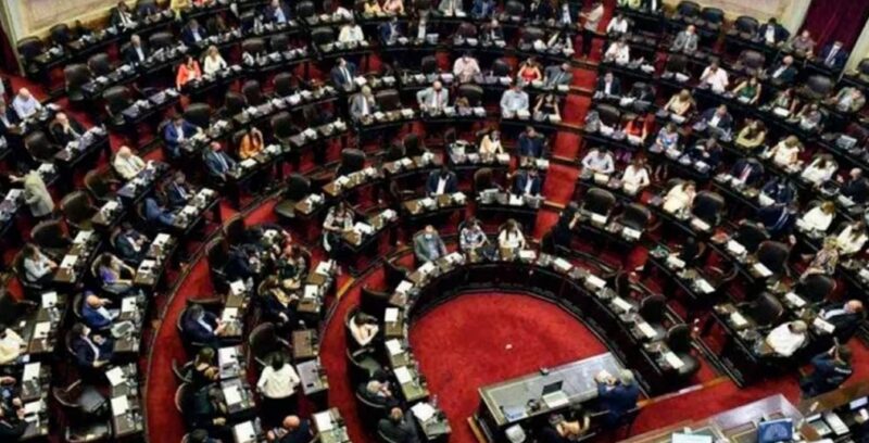 El Gobierno apuesta a que se apruebe la Ley Ómnibus y rechaza ceder más artículos 232e606fec04c01ad09f18dfde160f16 - 3