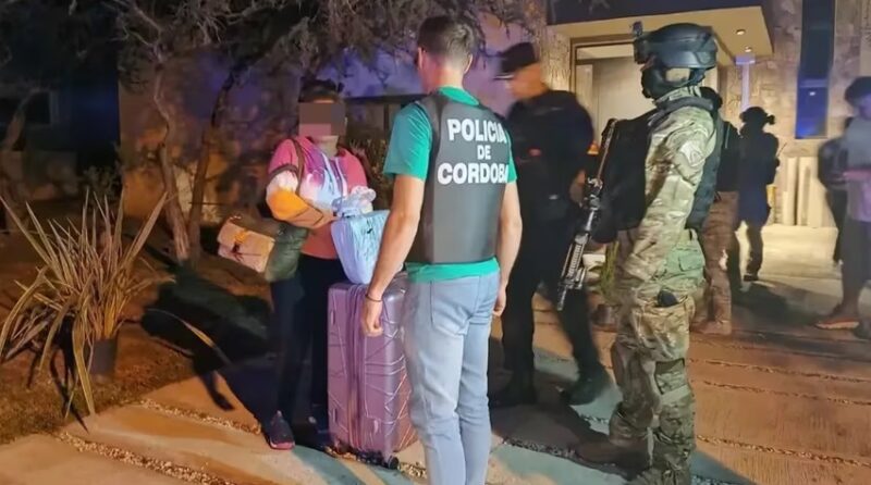 Córdoba | Detuvieron en un country de Córdoba a la esposa y tres hijos del narco ecuatoriano Fito Macías Cordoba - 1