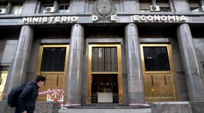 FMI en Argentina | Emiten letra a diez años por u$s3.200 millones para pagar vencimientos de la deuda Economia - 9