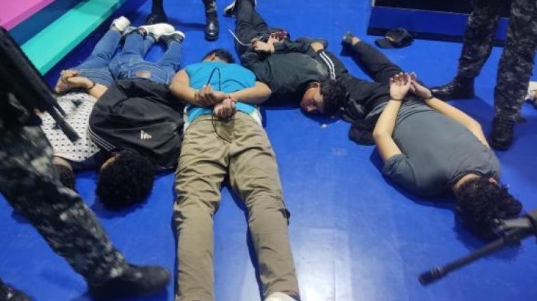 Ecuador | Bandas criminales tomaron un canal de televisión y atacaron un centro comercial y una universidad en Guayaquil Ecuador 1 - 9
