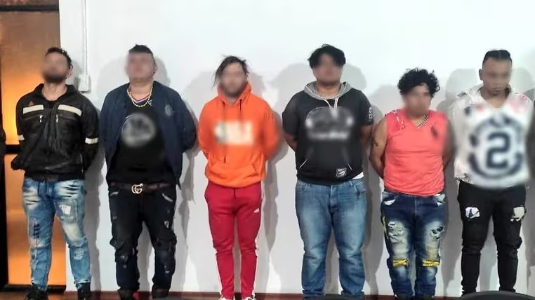 Ecuador | La Policía capturó terroristas y liberó a tres oficiales secuestrados, pero siguen los ataques con explosivos Ecuador 3 - 2