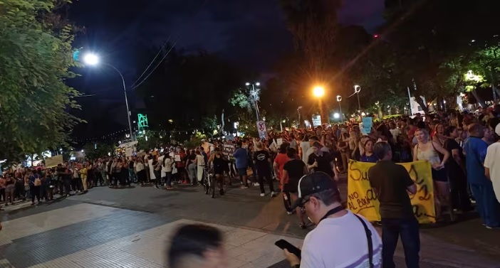 La Rioja | Empleados públicos protestaron en reclamo de mejoras salariales y en contra de la cuasimoneda La Rioja - 7