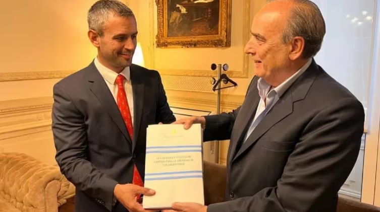 Ley Ómnibus | Llegó al Congreso el proyecto con las reformas que impulsa Javier Milei Ley omnibus 1 - 5