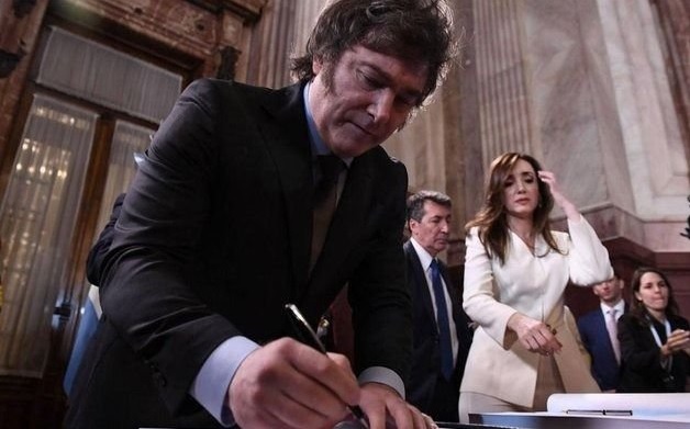 Ley ómnibus | Estatales de planta permanente también pueden quedar sin trabajo Ley omnibus - 11