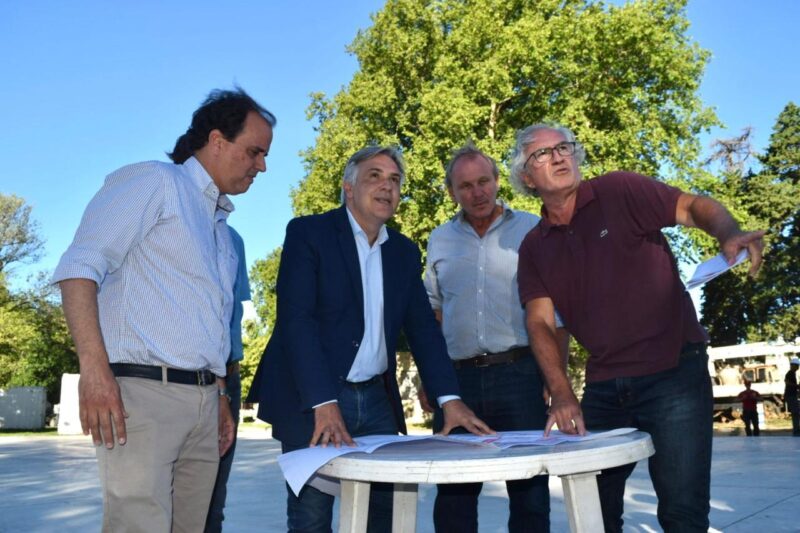 Llaryora se suma a los gobernadores de JxC y anuncia que sus diputados no votan la suba de retenciones incluida en la Ley Ómnibus Martin Llaryora con la mesa de enlace en Rio Cuarto Cordoba - 3