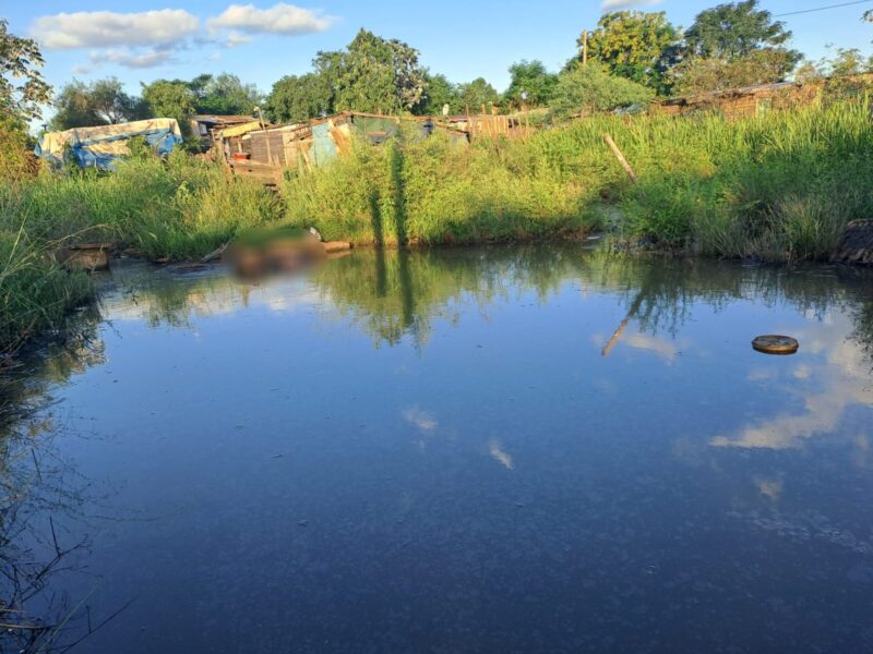Investigan la muerte de hombre que fue hallado en una laguna del barrio Olerito de Posadas WhatsApp Image 2024 01 23 at 7.59.45 AM - 7