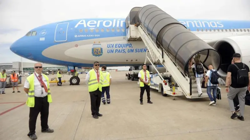 El Gobierno recortó más del 40% de los cargos más altos de Aerolíneas Argentinas aerolineas argentinas - 6