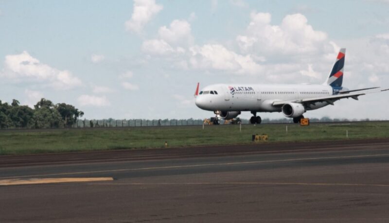 Turismo | Foz de Iguazú tiene durante la temporada de verano casi 300 vuelos diarios 5 avion 1 - 4
