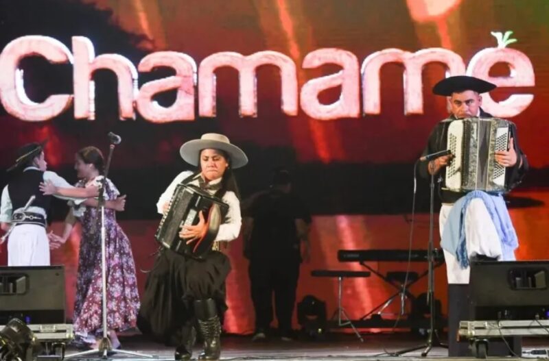 Corrientes | Rasguidos, canto y danza en la cuarta noche de la Fiesta Nacional del Chamamé 5 chamame 2 - 4