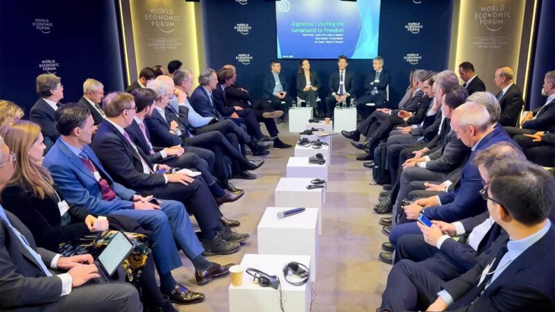 Foro de Davos | Caputo y Posse se reunieron con empresarios del sector energético, farmacéutico y alimentación empresarios davos caputo posse - 5