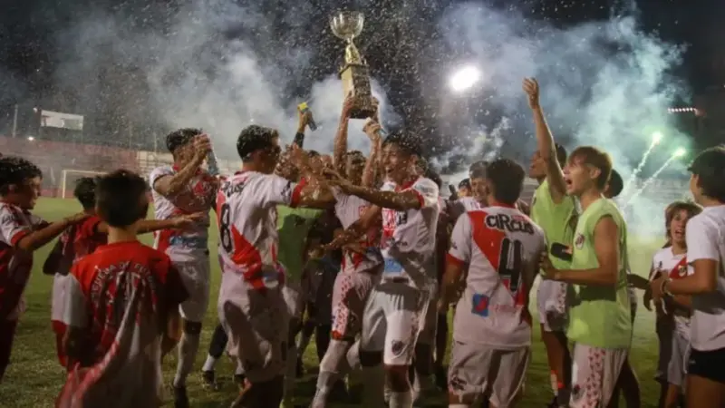 En la próxima temporada de la Primera A del fútbol posadeño, la liga logrará una marca histórica 4 guarani campeon - 3