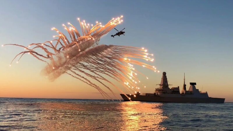 Crece la tensión en el mar Rojo: un buque de EEUU fue atacado cerca de Yemen por un drone de los hutíes guardian de la prosperidad - 5