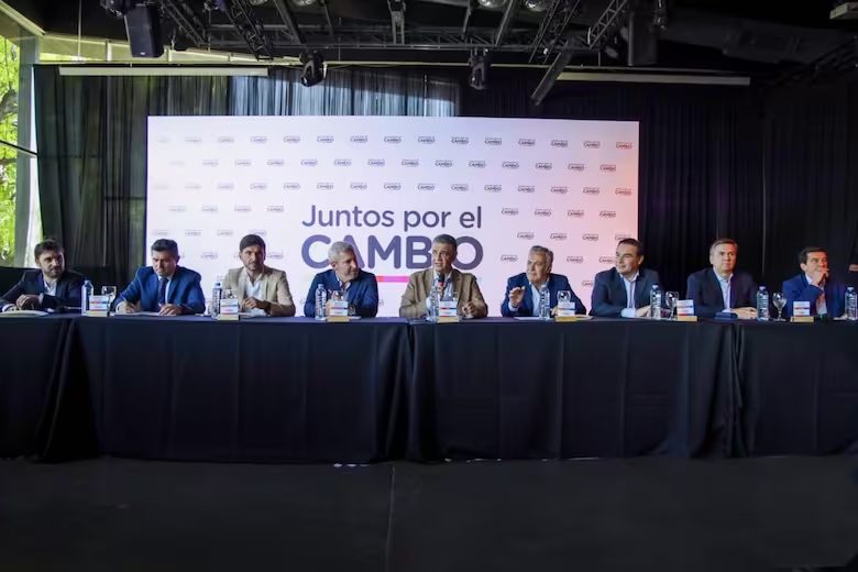 Ley Ómnibus | Gobernadores aliados redoblan la presión a Milei por el capítulo fiscal de la ley ómnibus y se tensa la negociación en el Congreso 5 image 3 26 - 4