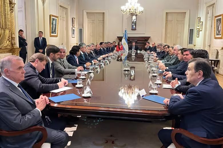 Ley Ómnibus | Gobernadores aliados redoblan la presión a Milei por el capítulo fiscal de la ley ómnibus y se tensa la negociación en el Congreso 3 image 3 27 - 2