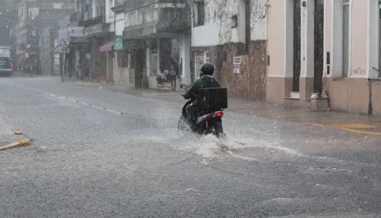 Corrientes | A causa de las intensas lluvias cedió la ruta 12 y el tránsito se vio interrumpido 7 inundaciones - 6