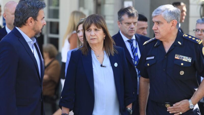 Falleció la hija del custodio de Patricia Bullrich | tenía 9 años y fue baleada en un intento de robo la ministra de seguridad patricia bullrich se retira del hospital churruca 1742064 - 5