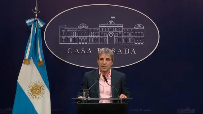 Luis Caputo anunció que el Gobierno quitará el capítulo fiscal de la Ley Ómnibus luis caputo ministro de economia - 6