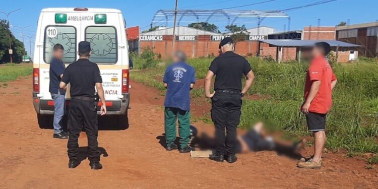Oberá | Motociclista atropelló un cable de teléfono que estaba a 1,50 metros sobre una avenida y terminó internado policiales 2 750x375 1 - 6