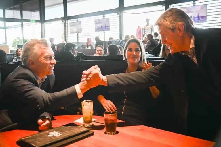 Tras la designación de Daniel Scioli al frente de la Secretaría de Turismo, Ambiente y Deportes, renunció el macrista Ricardo Schlieper secretario de Deportes - 2
