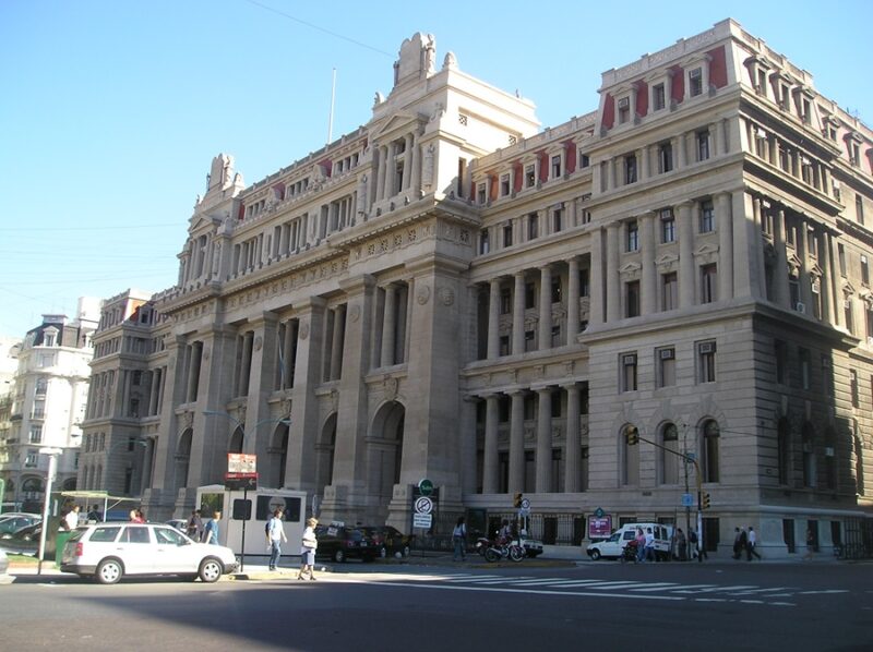 La Justicia ratificó que las causas contra el mega DNU se tramitarán por separado tribunales federales justicia - 5