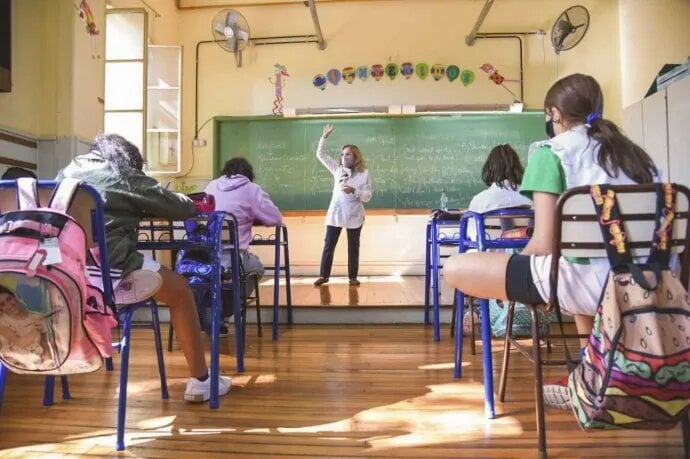 El Gobierno prorrogó un artículo de la Ley de Financiamiento Educativo y enviará fondos a las provincias 1 3 - 9