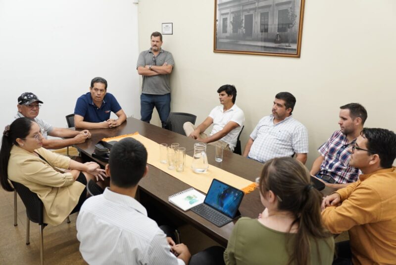 UBER y taxis | Una reunión en el Concejo Deliberante de Posadas buscó acercar posiciones y armonizar la convivencia 5 WhatsApp Image 2024 03 12 at 8.32.46 PM 1 - 4