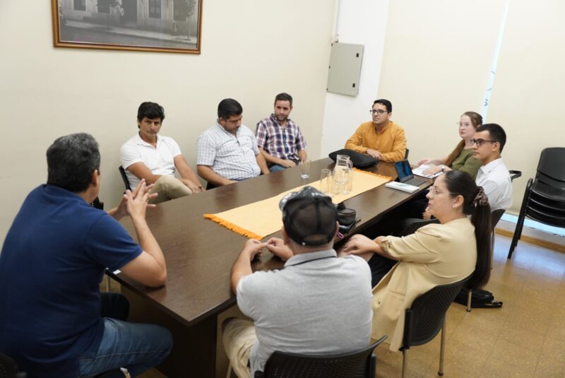 UBER y taxis | Una reunión en el Concejo Deliberante de Posadas buscó acercar posiciones y armonizar la convivencia 7 WhatsApp Image 2024 03 12 at 8.32.46 PM 2 - 6