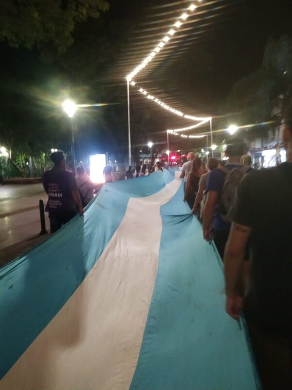 Marcha docente con antorchas | “Esta no es una provincia startup sino todo lo contrario” 2 WhatsApp Image 2024 03 14 at 21.17.17 - 1