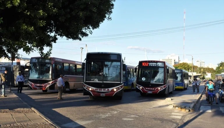 Corrientes | Piden elevar la tarifa del transporte urbano por encima de los $1000 corrientes