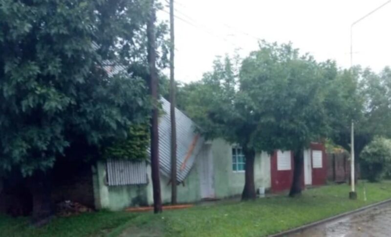 Corrientes | 30 familias afectadas por el temporal que afectó a la localidad de Alvear alvear5 1 - 9