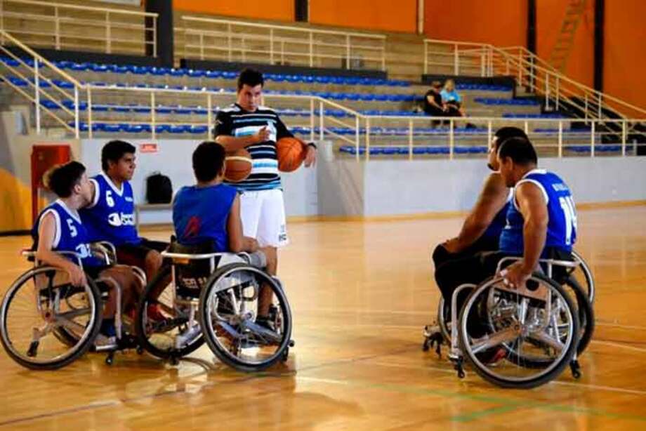 Básquet Adaptado | “El deporte va modificando la vida de las personas con discapacidad”, destacó el entrenador Castro basqueet 1 - 3