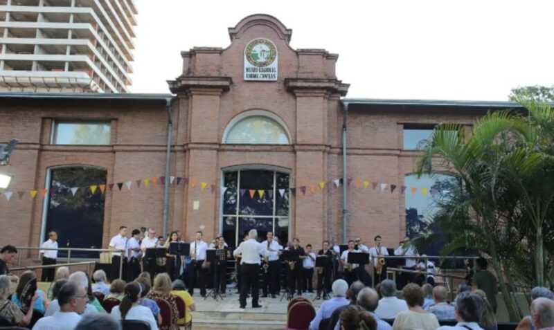 El Museo Regional Aníbal Cambas celebró sus 84 años a puro ritmo, emoción y reconocimientos cambas2 1 - 5