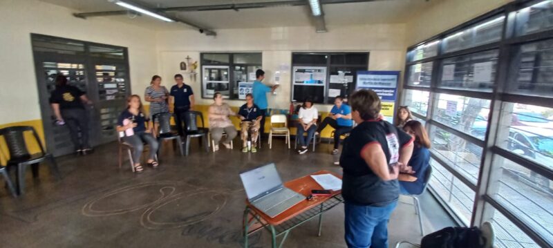 Denuncian cierre ilegal de cursos en Misiones | Las resoluciones 241/24 y 271/24 del CGE, implican “cerrar cargos a mansalva, para acomodar amigos y parientes” 3 cierre irregular de cursos en Misiones reclamo del Semab contra las resoluciones 241 24 y 271 24 15 - 2