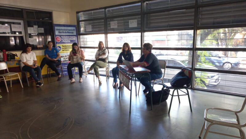 Denuncian cierre ilegal de cursos en Misiones | Las resoluciones 241/24 y 271/24 del CGE, implican “cerrar cargos a mansalva, para acomodar amigos y parientes” 7 cierre irregular de cursos en Misiones reclamo del Semab contra las resoluciones 241 24 y 271 24 2 - 6