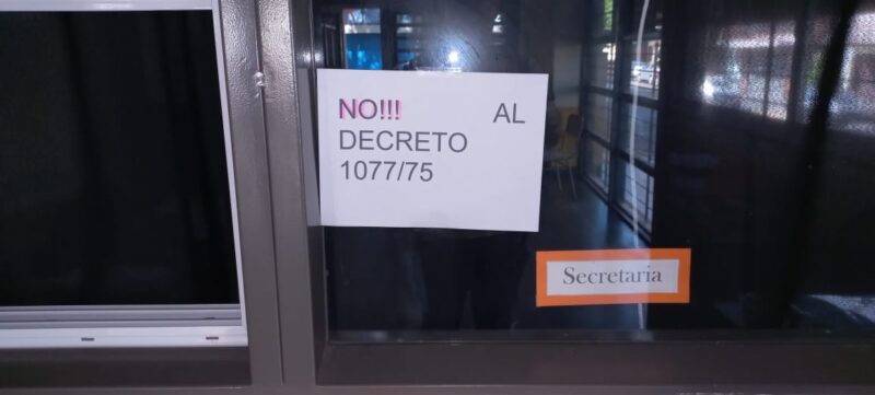 Denuncian cierre ilegal de cursos en Misiones | Las resoluciones 241/24 y 271/24 del CGE, implican “cerrar cargos a mansalva, para acomodar amigos y parientes” 23 cierre irregular de cursos en Misiones reclamo del Semab contra las resoluciones 241 24 y 271 24 7 - 22