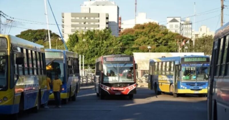 Corrientes | En la capital no habrá servicio nocturno de colectivos urbanos y funcionarán menos unidades colectivos 1 1 - 4