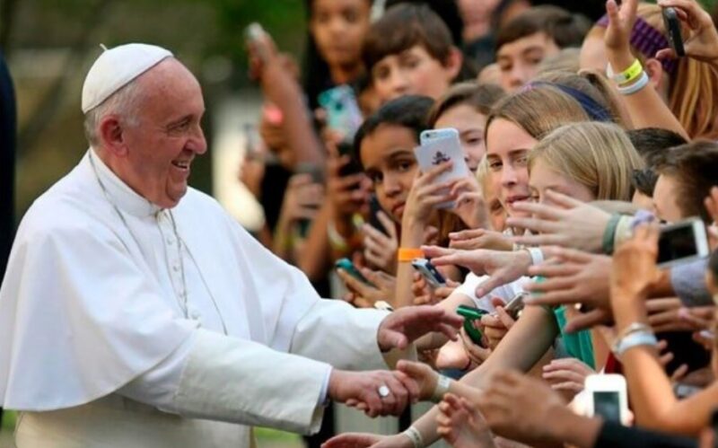 Vaticano | El Papa Francisco invita a los jóvenes a anunciar “la alegría de Jesús resucitado” francisco - 3