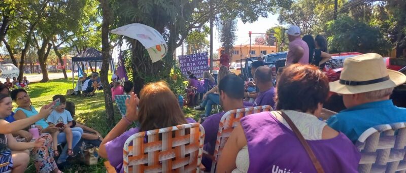 Educación | Docentes realizan asambleas y marchas de antorchas al seguir sin respuestas por parte del gobierno provincial 5 image 28 - 4