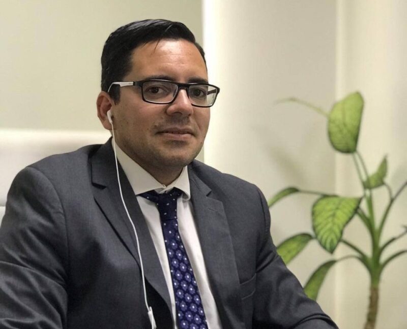 Pablo Velázquez presentó un proyecto que busca establecer un estacionamiento diferenciado para ascenso y descenso de escolares 3 image 66 - 2