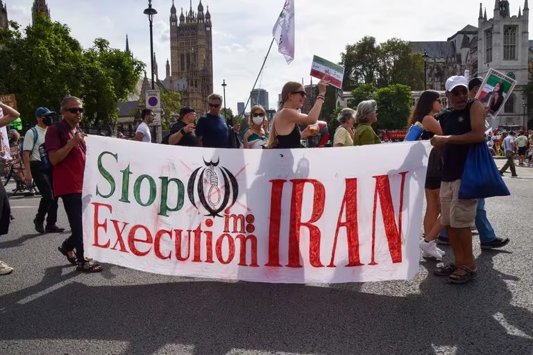 Irán registró el número más alto de ejecuciones en casi 10 años: el régimen ahorcó a 834 personas en 2023 3 image 8 - 2