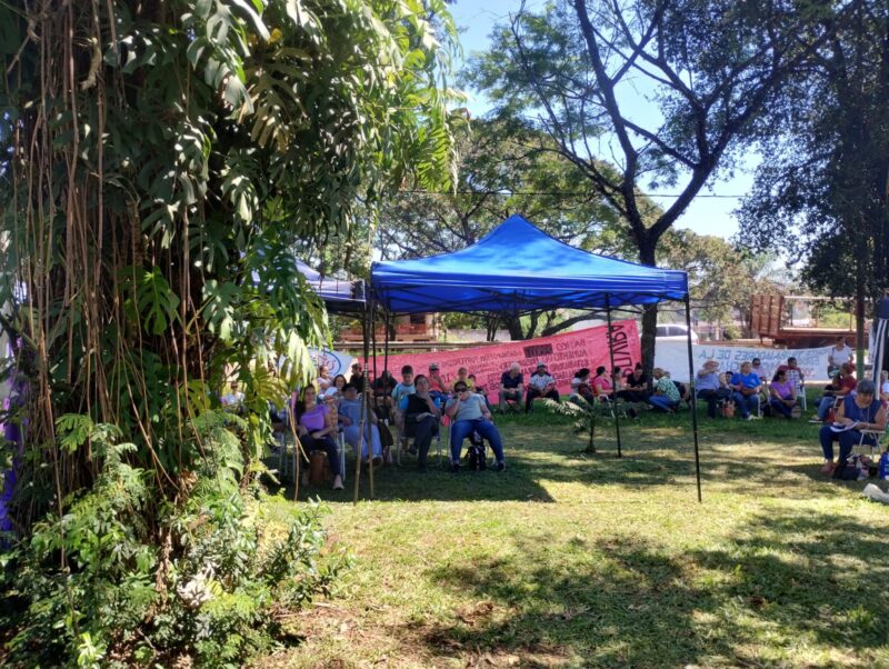 Educación | Docentes realizan asambleas y marchas de antorchas al seguir sin respuestas por parte del gobierno provincial 11 marcha 3 - 10